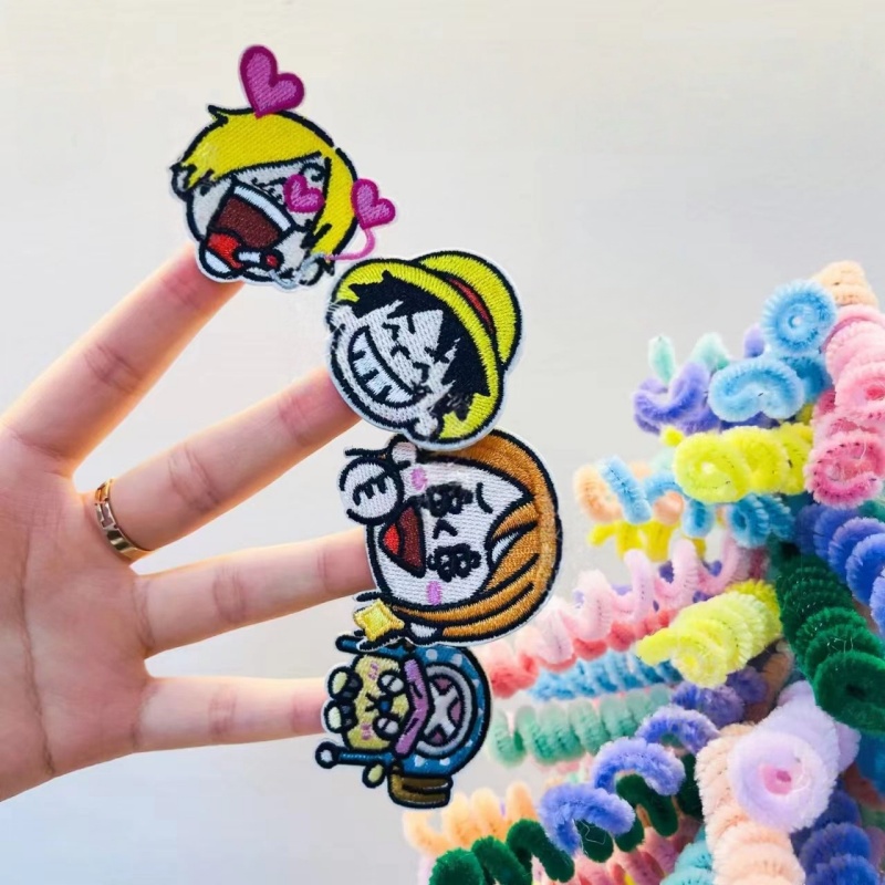 رقعة قماشية بتصميم شخصيات أنمي - مراجعة One Piece Straw Hat وسعره